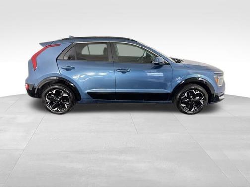 Mineral Blue 2024 Kia Niro EV Wind