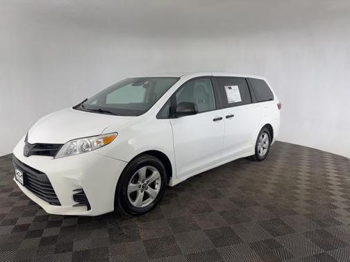 2019 Toyota Sienna SE