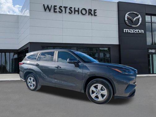 Magnetic Gray Metallic 2025 Toyota Highlander LE