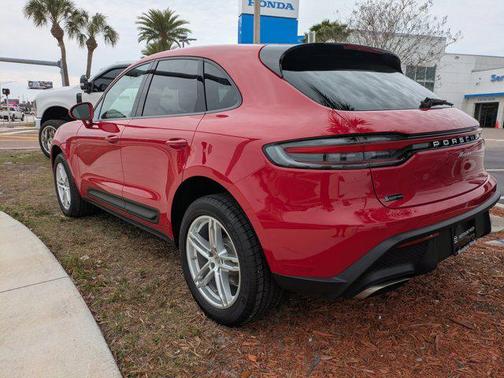 2024 Porsche Macan Base