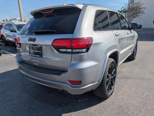 2021 Jeep Grand Cherokee Laredo