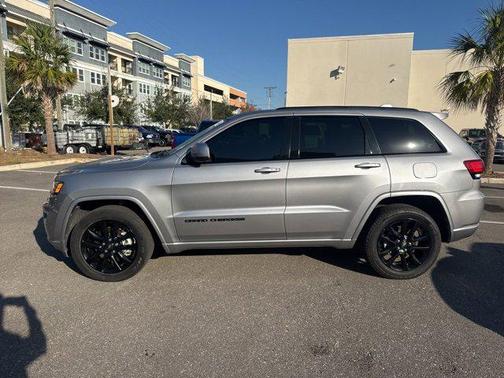 2021 Jeep Grand Cherokee Laredo