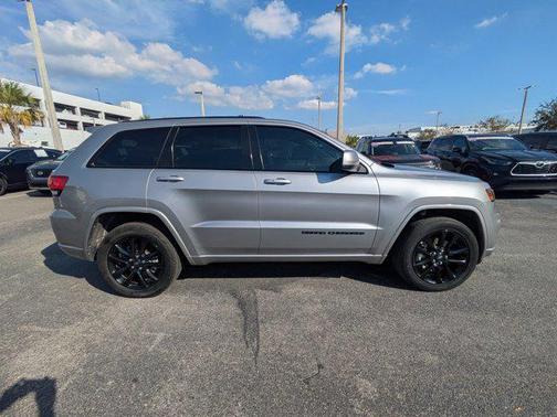 2021 Jeep Grand Cherokee Laredo