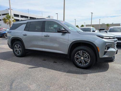 2024 Chevrolet Traverse LT