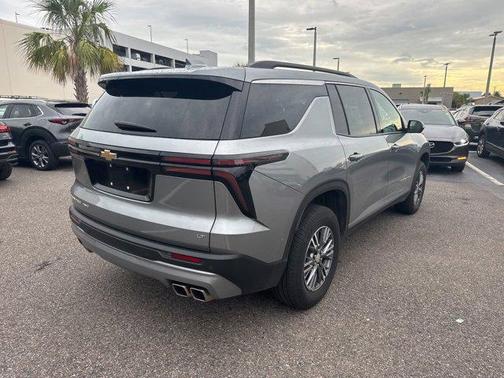 2024 Chevrolet Traverse LT