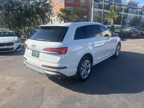 2025 Audi Q7 55 Premium Plus