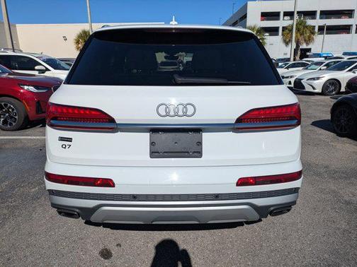 2025 Audi Q7 55 Premium Plus