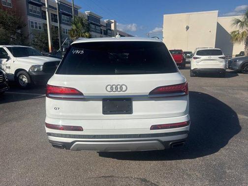 2025 Audi Q7 55 Premium Plus