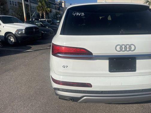 2025 Audi Q7 55 Premium Plus