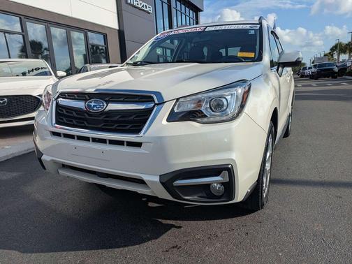 Crystal White Pearl 2017 Subaru Forester 2.5i Touring