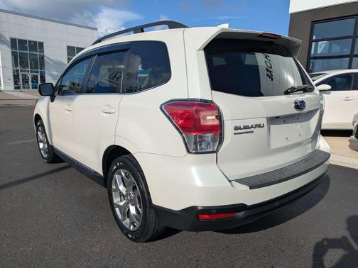 Crystal White Pearl 2017 Subaru Forester 2.5i Touring