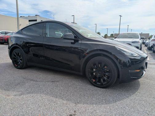 2022 Tesla Model Y Long Range Dual Motor All-Wheel Drive