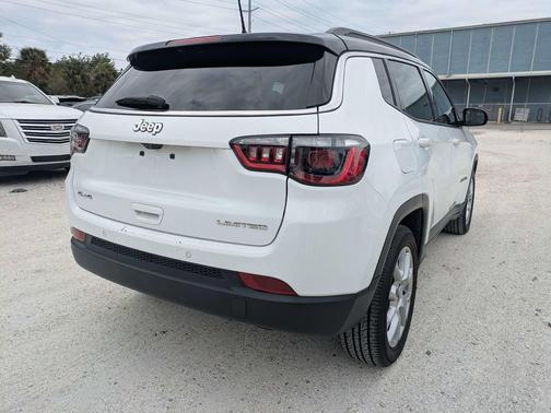 Bright White Clearcoat 2025 Jeep Compass Limited