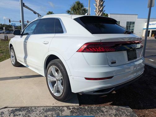 Carrara White 2022 Audi Q8 55 Premium Plus
