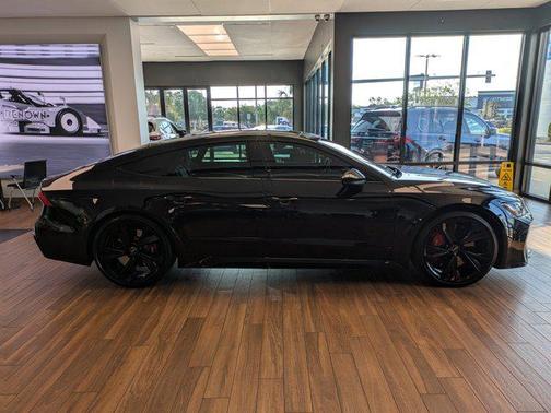 2021 Audi RS 7 4.0T