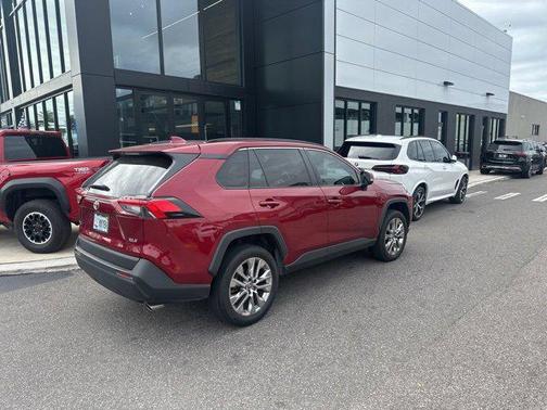 2022 Toyota RAV4 XLE Premium
