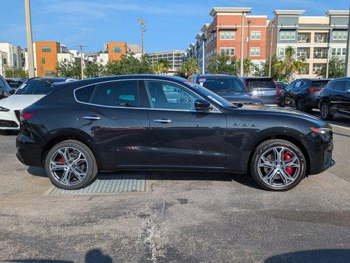 2022 Maserati Levante Modena