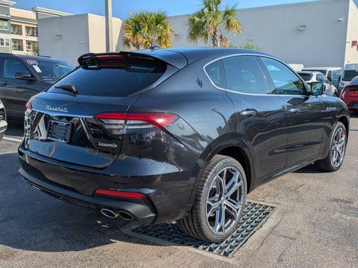 2022 Maserati Levante Modena
