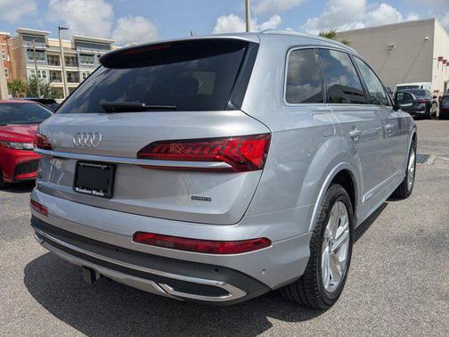2021 Audi Q7 55 Premium Plus