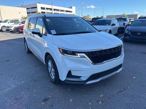 2024 Kia Carnival LX