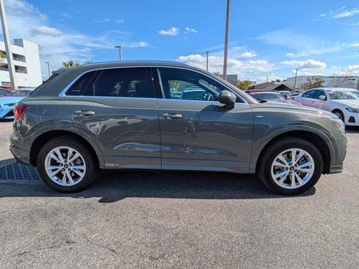 2025 Audi Q3 Premium 45 TFSI S line quattro Tiptronic