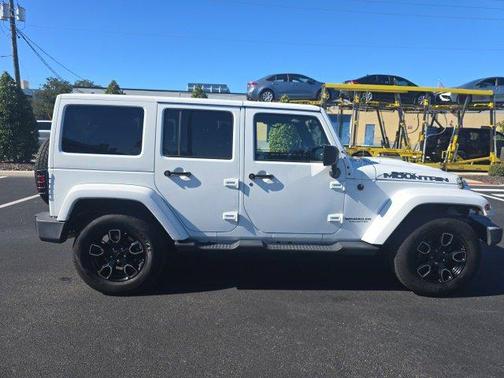 2017 Jeep Wrangler Unlimited Smoky Mountain 4x4