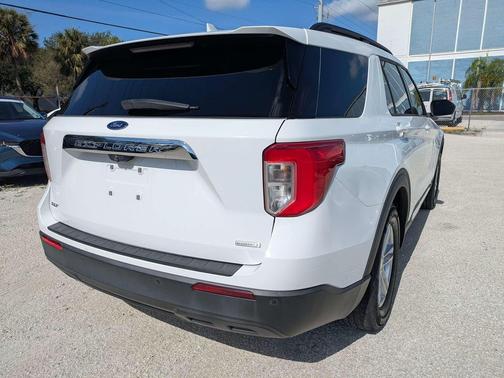 Oxford White 2020 Ford Explorer XLT