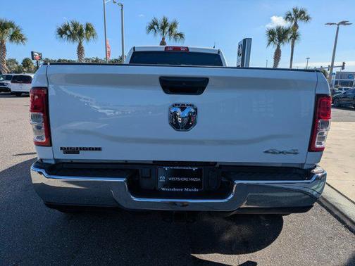 2024 RAM 3500 Big Horn Crew Cab 4x4 8' Box