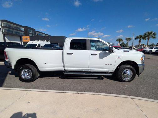 2024 RAM 3500 Big Horn Crew Cab 4x4 8' Box