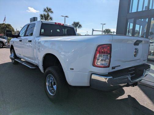 2024 RAM 3500 Big Horn Crew Cab 4x4 8' Box