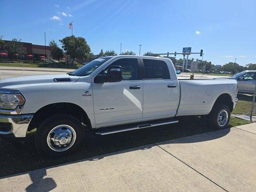 2024 RAM 3500 Big Horn Crew Cab 4x4 8' Box