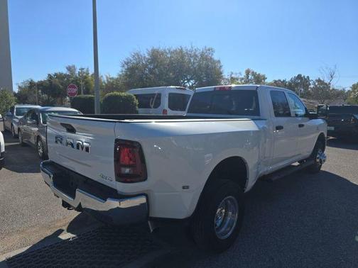 2025 RAM 3500 Tradesman Crew Cab 4x4 8' Box