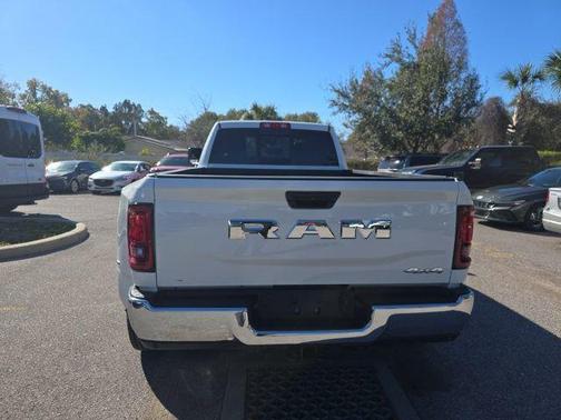 2025 RAM 3500 Tradesman Crew Cab 4x4 8' Box