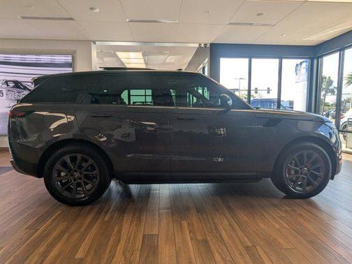 2023 Land Rover Range Rover Sport SE