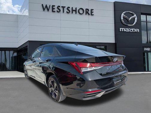 Phantom Black 2022 Hyundai ELANTRA SEL