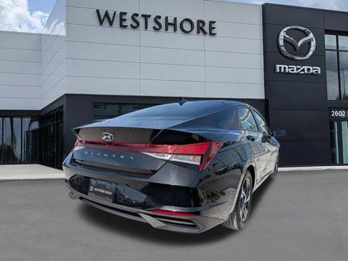 Phantom Black 2022 Hyundai ELANTRA SEL