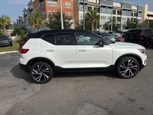 2020 Volvo XC40 T5 R-Design