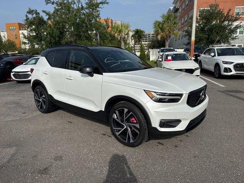 2020 Volvo XC40 T5 R-Design
