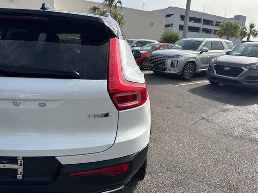 2020 Volvo XC40 T5 R-Design