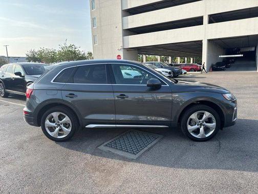 2022 Audi Q5 45 S line Premium Plus