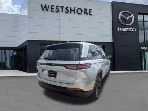 Silver Zynith 2025 Jeep Grand Cherokee Altitude