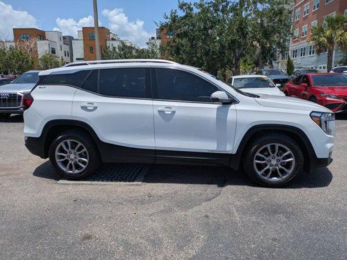 2022 GMC Terrain SLT