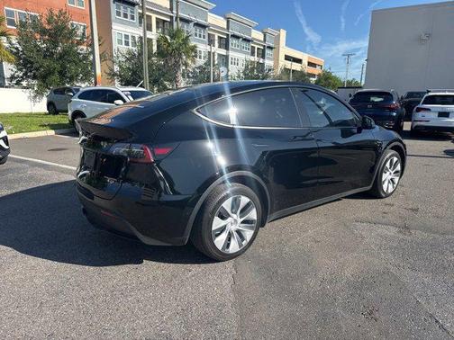 2022 Tesla Model Y Long Range Dual Motor All-Wheel Drive