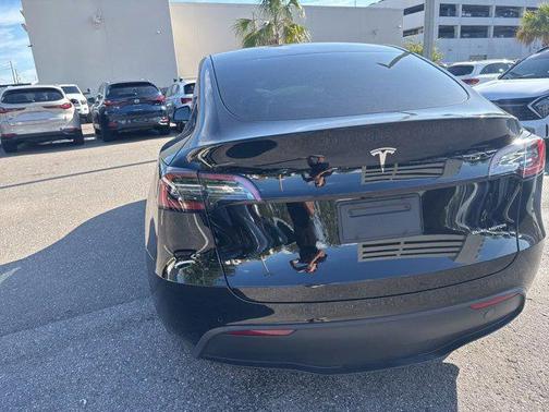 2022 Tesla Model Y Long Range Dual Motor All-Wheel Drive