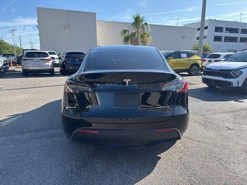 2022 Tesla Model Y Long Range Dual Motor All-Wheel Drive