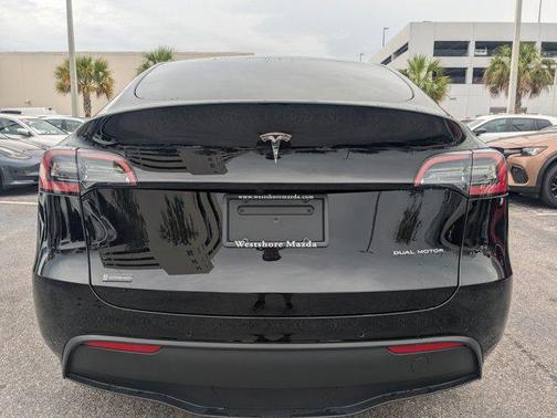 2022 Tesla Model Y Long Range Dual Motor All-Wheel Drive