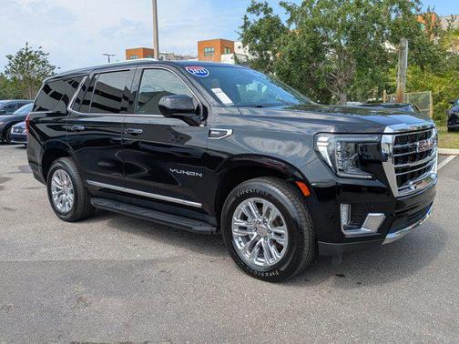 2023 GMC Yukon SLT