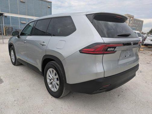 2025 Toyota Highlander LE