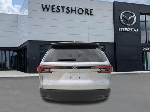 2025 Toyota Highlander LE