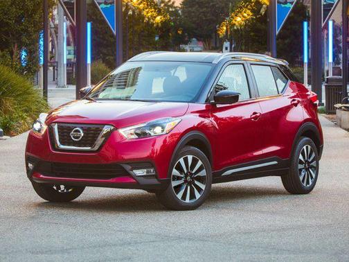 Super Black 2019 Nissan Kicks S